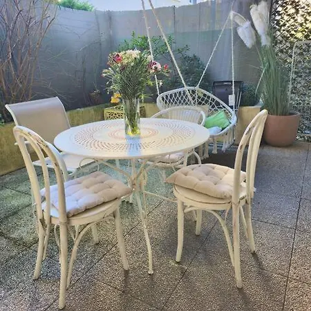 M044 L T2 L 4 Personnes L Terrasse