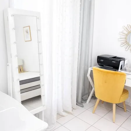 M044 L T2 L 4 Personnes L Terrasse Appartement *